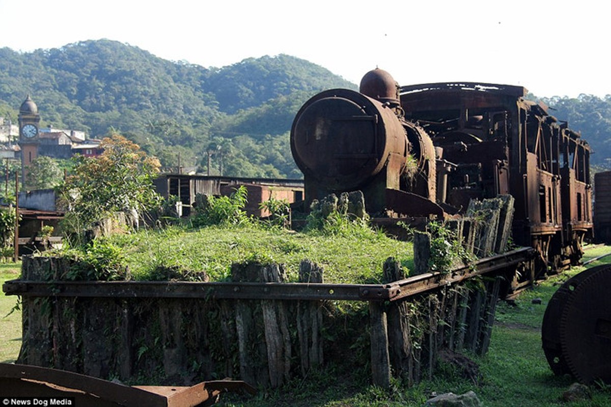 Can canh tuyen duong sat bo hoang hut du khach o Brazil-Hinh-6